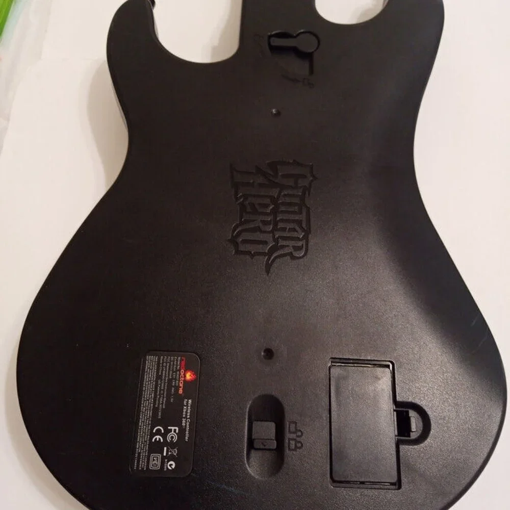 Guitar Hero World Tour Wireless Sunburst Controller Xbox 360 4 Games Bundle - Picture 3 of 12